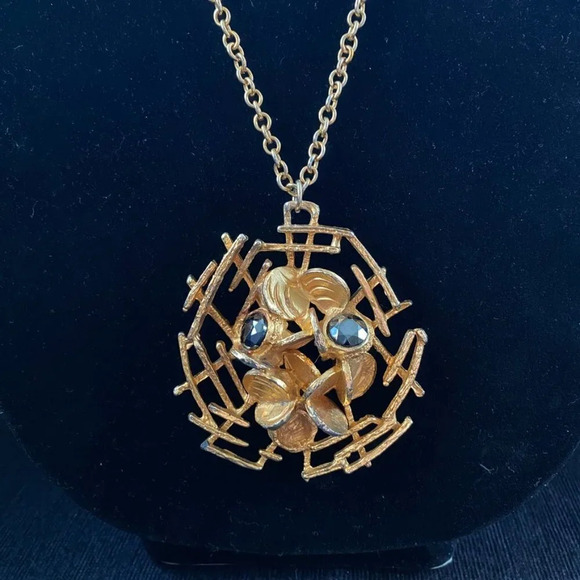 Brutalist Gold Tone Plated Abstract Modernist Necklace with Faceted Black Beads - Picture 2 of 12